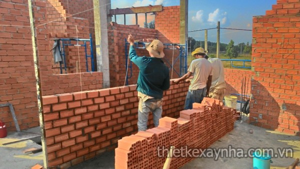 thi-cong-nha-pho-01-600x338